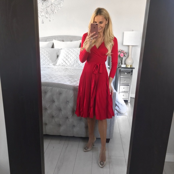 LAST ONE!!! Elegant Pleated Midi Red Dress - Picture 2 of 8